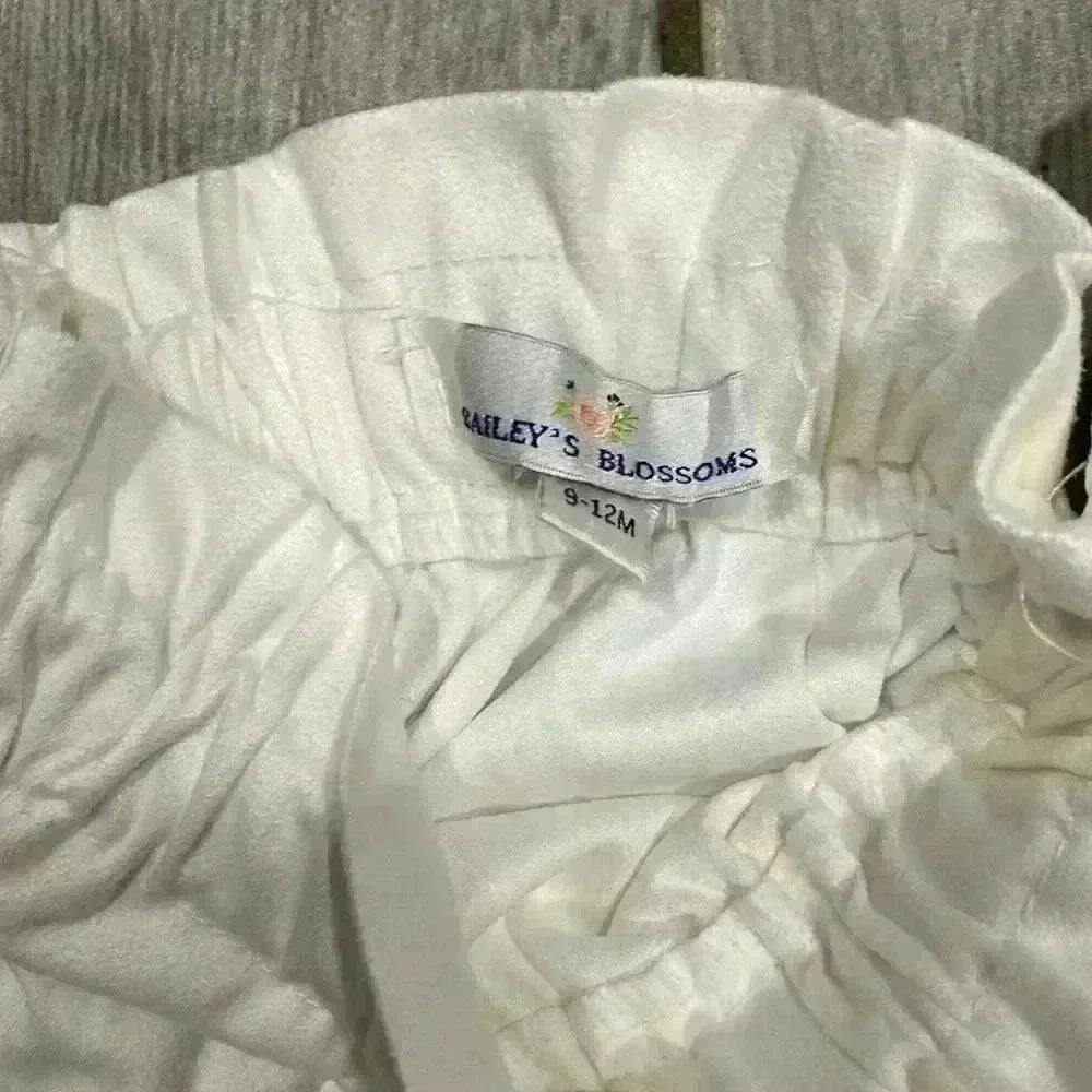 Bailey's Blossom White Flutter Sleeve Leotard Bodysuit Size 9-12 months - Picture 4 of 4